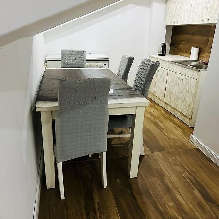 Sa Apartment Gjilan Esterno foto