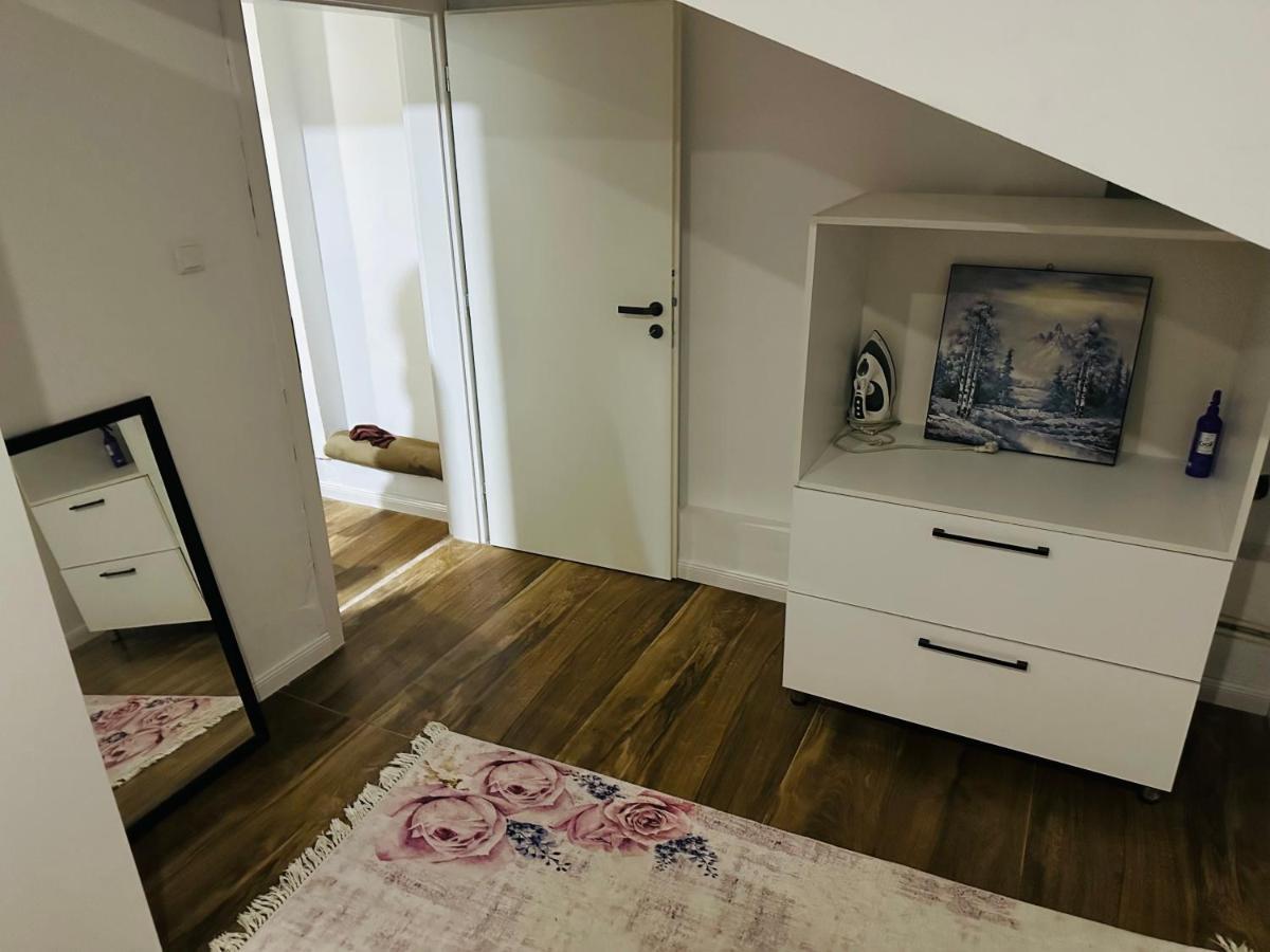 Sa Apartment Gjilan Esterno foto