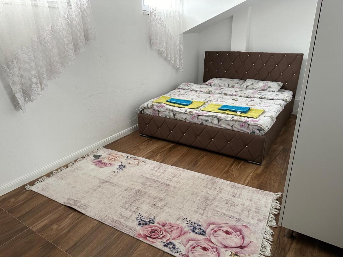 Sa Apartment Gjilan Esterno foto
